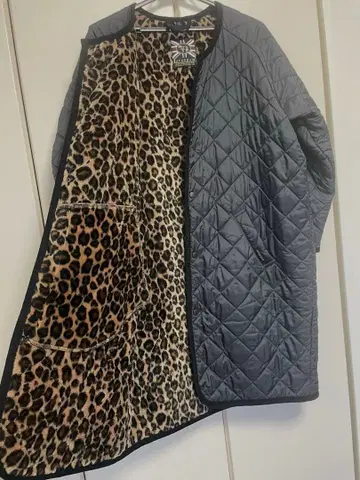 라벤햄 레오파드 퀼팅 코트 컨디션 최상