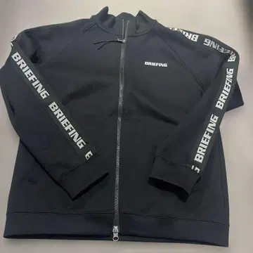 브리핑 라인 로고 아우터