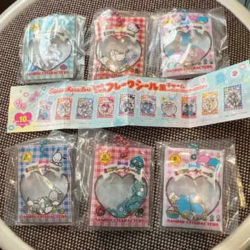 새상품 산리오 캐릭터즈 바스락 프레이크씰풍 참 6세트