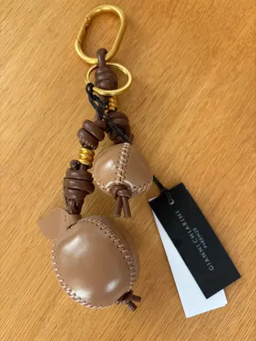 가죽 볼형 참 카라비너 포함