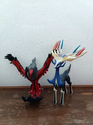 제르네아스 이벨타르 소프트 비닐 피규어 몽콜레