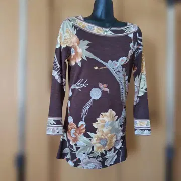 로고가 들어간 레오나르 티셔츠