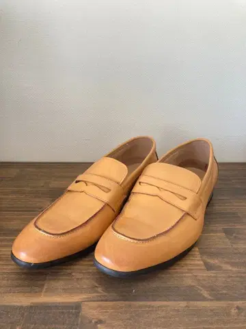 DEDEsKEN 베이지 가죽 로퍼