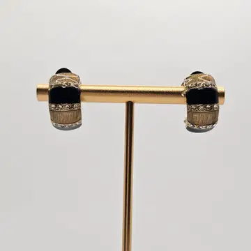 빈티지 귀찌 AD 각인 에나멜 골드 블랙