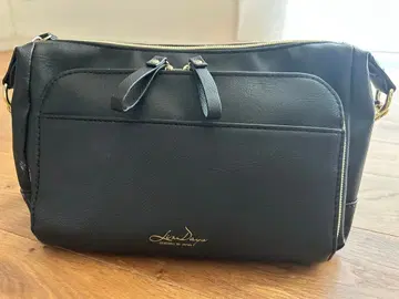 블랙 합성 피혁 숄더백