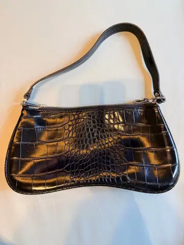 JWPEI 블랙 크로커다일풍 숄더백