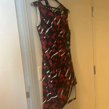 소브레 빨검 무늬 드레스