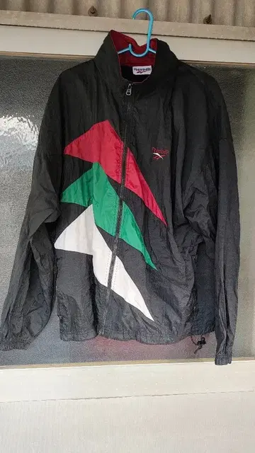 Reebok 나일론 자켓 블랙/빨간색/그린/화이트