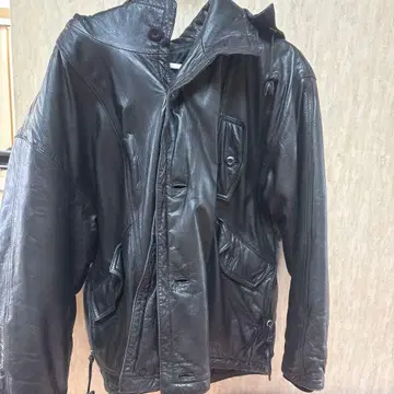 후드 부착 라무 가죽 자켓 MILLESIMES