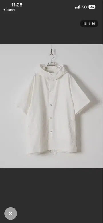 화이트 후드 부착 숏 자켓