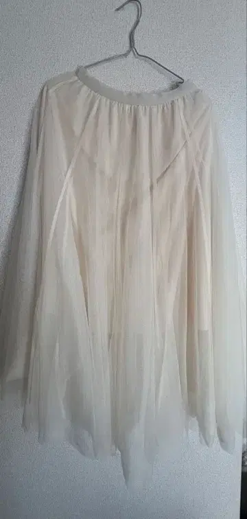 아이보리 플레어 스커트 M 사이즈