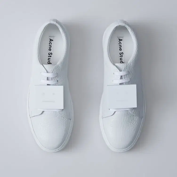 Acne Studiosアクネアドリアナレザースニーカー新製品