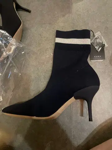 ZARA 네이비 하이힐 삭스 부츠