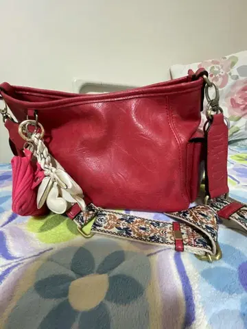 빨간색 가죽 숄더백