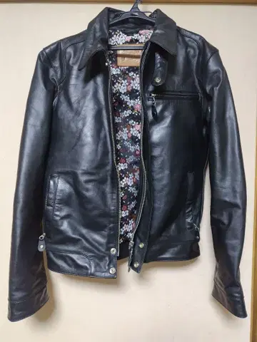 화산 가죽 라이더 자켓 벚꽃 꽃무늬 안감