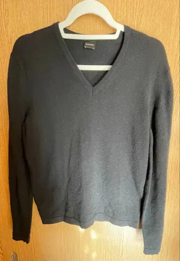 질샌더 블랙 V넥 스웨터