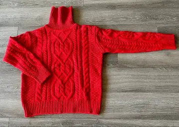 빨간색 케이블 짜임 터틀넥 스웨터 38