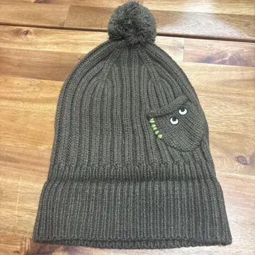 유니클로 x 안야 힌드마치 올리브 니트 모자