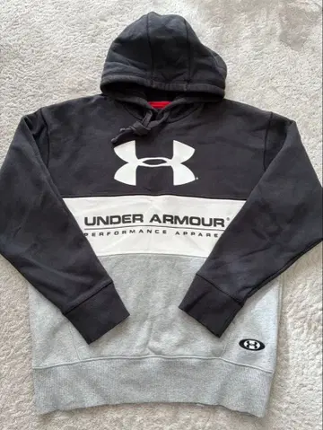 언더아머 퍼포먼스 후드티 LG