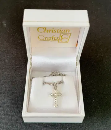 Christian Crafts 실버 크로스 목걸이