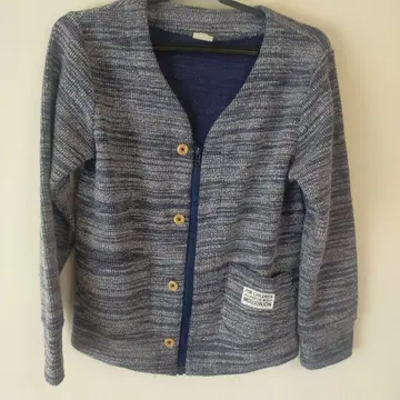네이비 계열 버튼 가디건