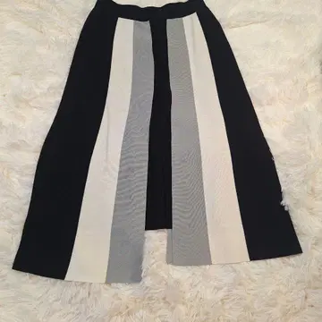 에포카 니트 스커트 블랙 화이트 M 사이즈