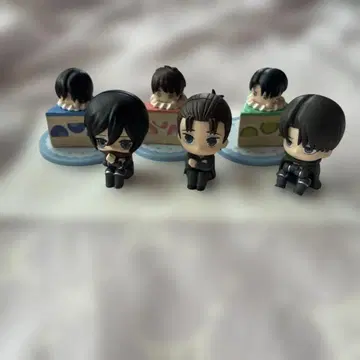 진격의 거인 미니 피규어 세트