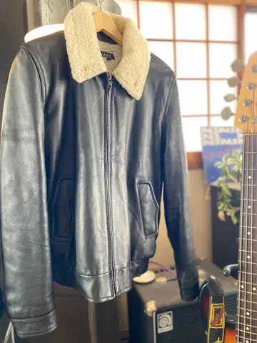 A.P.C. 2000s 옷깃 보아 가죽 자켓 (양가죽)