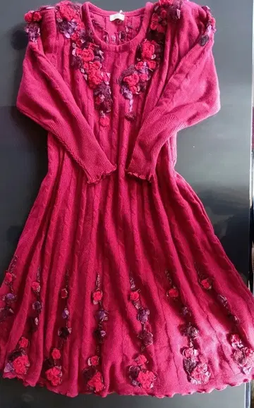 아틀리에 마리코 꽃무늬 자수 빨간색 롱 니트 원피스