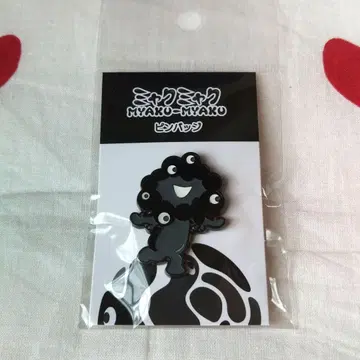 블랙 미야쿠미야쿠 핀 배지 B 공식 라이선스