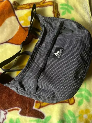 [ 새상품급 ] 그레고리 서첼 스펙트라 M 숄더백