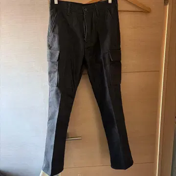 [고품질] BEAMS/다크 그레이 슬림핏 카고 팬츠