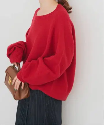 이번 시즌 스픽앤스팬 뉴앙스 코쿤 실루엣 니트