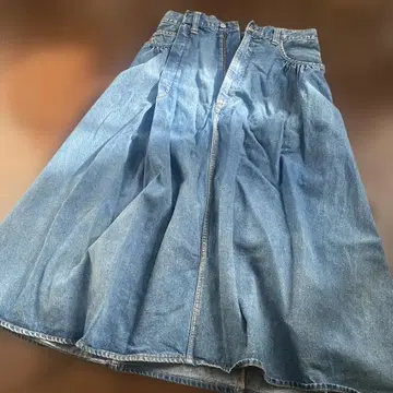 RNA 데님 데미지 리메이크 가공 플레어 스커트