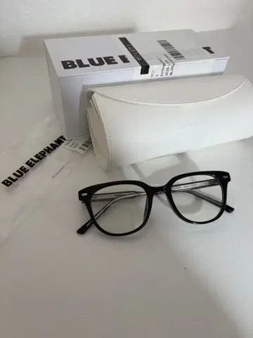 BLUE ELEPHANT 안경 EAZY BLACK