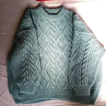 그레이 케이블 니트 긴팔 스웨터