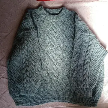 그레이 케이블 니트 긴팔 스웨터