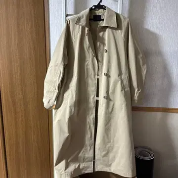 KBF 베이지 트렌치코트