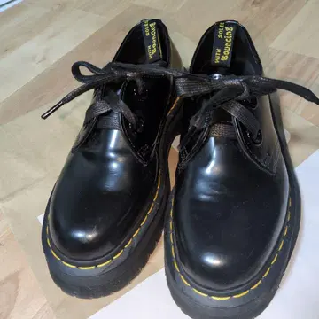 닥터마틴 23.5~24cm