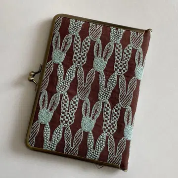 미나 페르호넨 가마구치 멀티 케이스 핸드메이드 폼피아