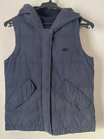 라코스테 네이비 후드 부착 고기능 충전솜 베스트