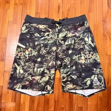 [ 새상품급 ] Reebok 트로피컬 패턴 숏팬츠