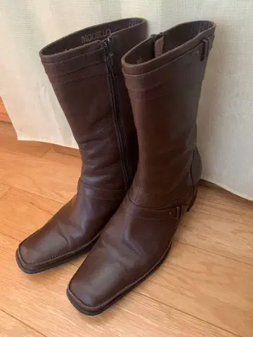 마드라스모데로 가죽 숏부츠