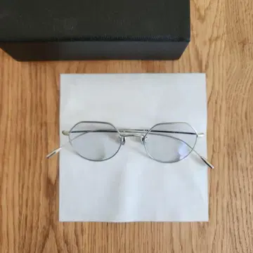 J!NS x TAKAGI TAKUYA