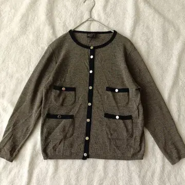 새상품급 Letroyes 루트로와 울 가디건 S 사이즈