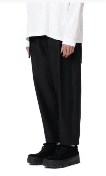 카즈유키 쿠마가이 W/pe 샴브레이 개버 벨트 포함 와이드 테이퍼드 팬츠