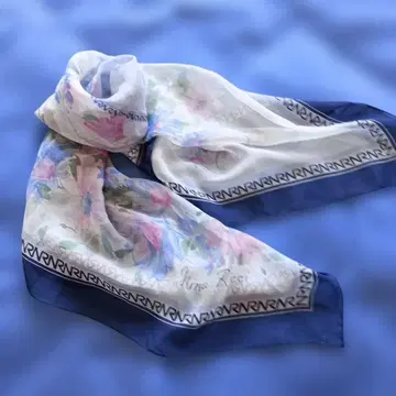 니나리치 꽃무늬 스카프