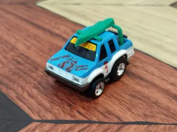 초로Q 다트선 DATSUN 4WD 더블캡 미니카