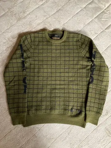 BURTON 체크 무늬 니트 스웨터