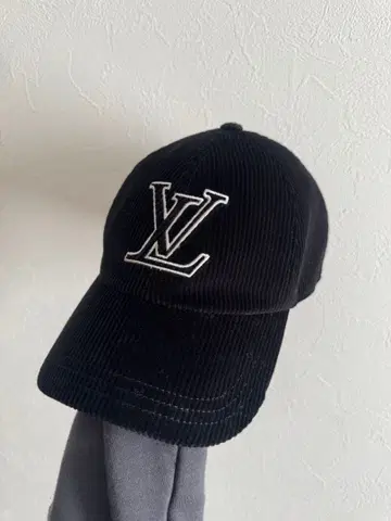 LV 코듀로이 블랙 캡